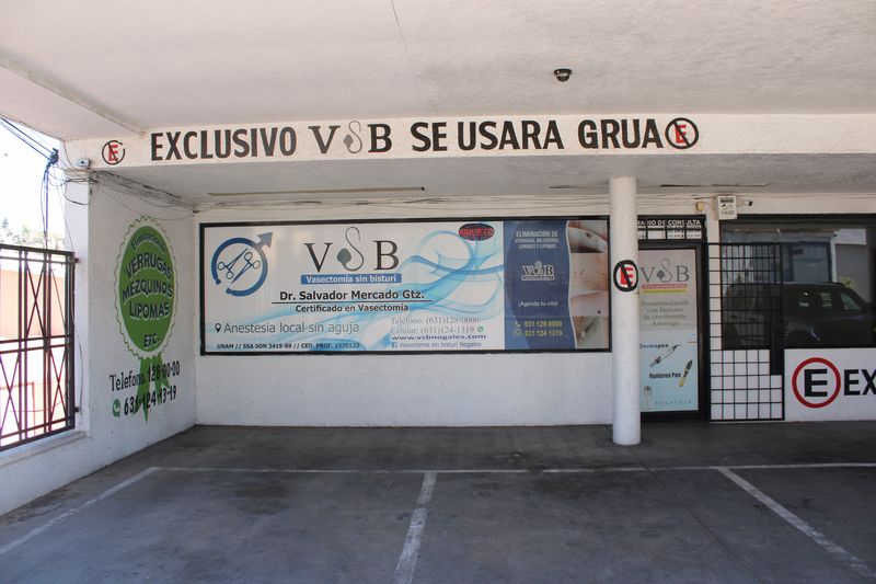 Estacionamiento exclusivo frente al consultorio de vasectomía sin bisturí - VSB Nogales