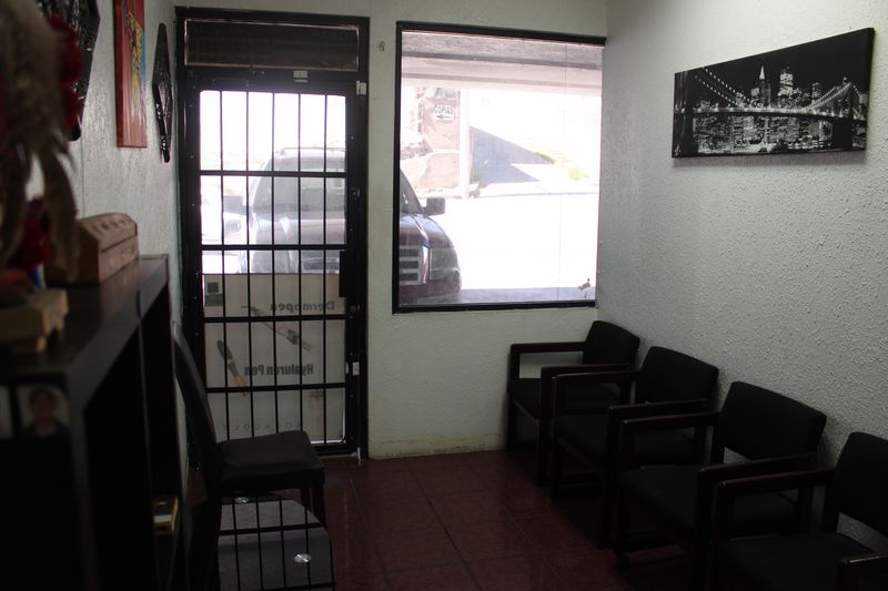 Sala de espera del consultorio VSB Nogales